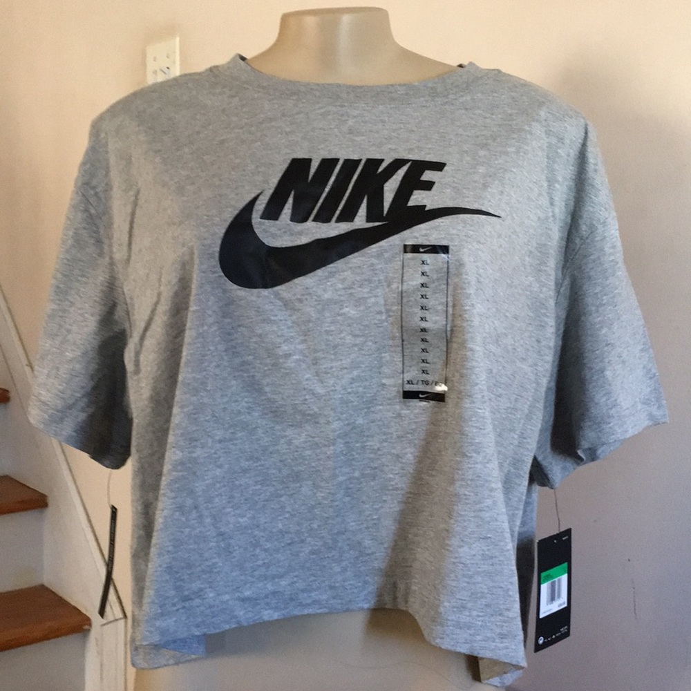 Brand New Nike tee
